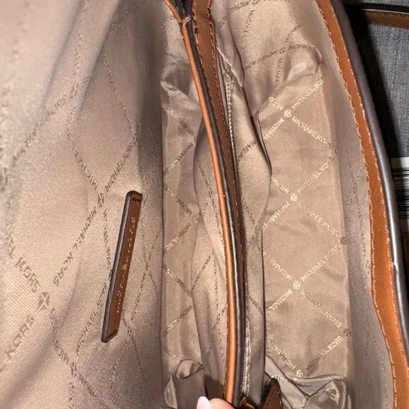 Michael Kors Brown Crossbody Bag with Gold Chain - Picture 3 of 4